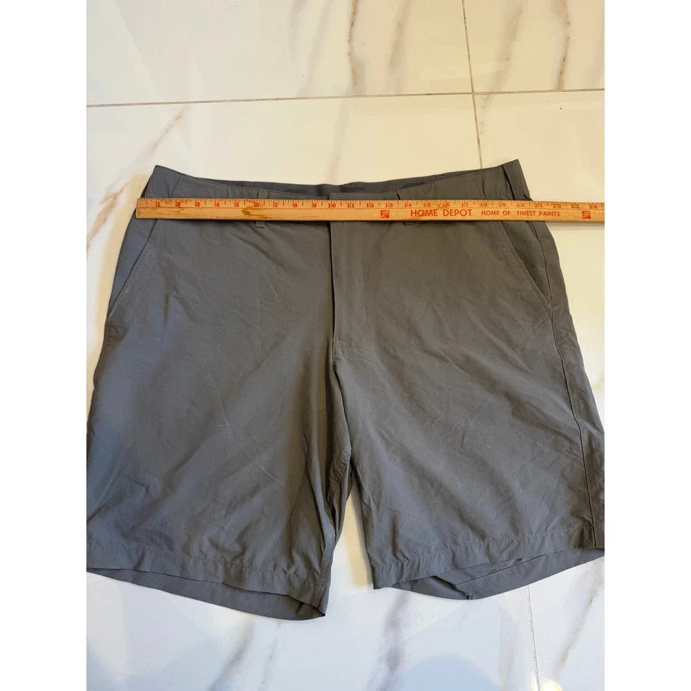 GapFit Drive Mens‎ Gray Golf Performance Shorts Size 40 Activewear Zip Pocket